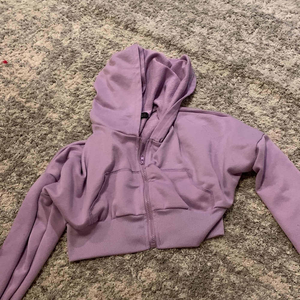 Size M shein cropped purple sweater